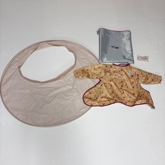 Tidy Tot Bib & Tray Kit ベビーチェア用 食事エプロンの画像