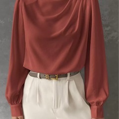 【美品】オフィス向け　ドレープフロントブラウスの画像