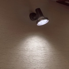 看板照明•駐車場•倉庫•工場作業など屋外に強い電球3つの画像