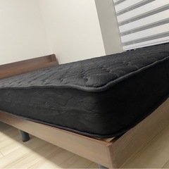 使用1年未満✨ お早めに❗️ニトリ セミダブル ポケットコイルマットレス (NRRS) の画像
