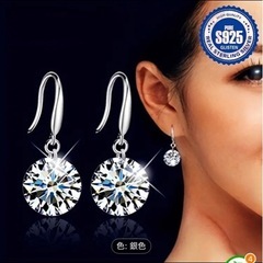 ジルコニアピアス　【未使用】の画像