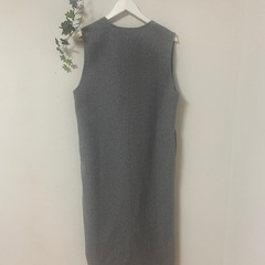 Chocol raftine グレー Vネック ノースリーブ ワンピースの画像