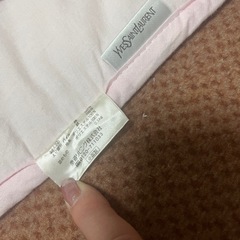 薄手肌掛け(イヴ・サンローラン)の画像