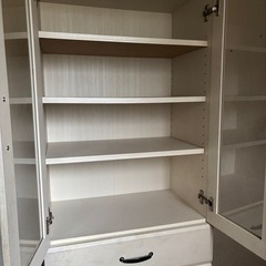食器棚の画像