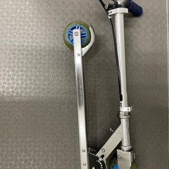 光る　JDRAZOR キックボード　子ども向けの画像