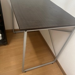 見た目も良く丈夫なテーブルです。の画像
