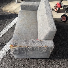 ソファー 脚付き グレーの画像