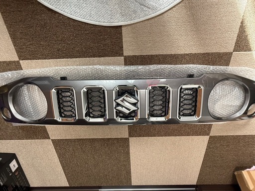 ジムニー　ノマド純正グリル　新車外し