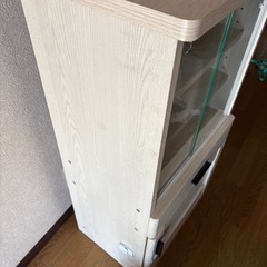 食器棚の画像