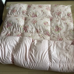 羽毛布団ピンクの画像