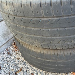 18インチ　　タイヤ　2つの画像