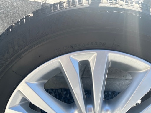 ブリヂストンスタッドレスタイヤ4本セットクラウン純正ホイール付