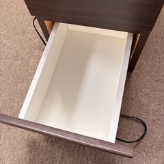 【商談中】サイドテーブル　チェスト　ニトリ　コンセント付きの画像