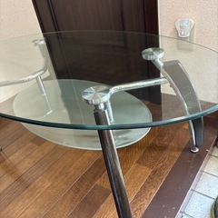 ガラステーブルの画像