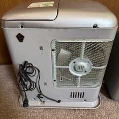 中古 石油ファンヒーター 日立 OVF-SK33D 2002年製 稼働品。7.2L。9 畳の画像