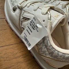 マイケルコース　スニーカーの画像