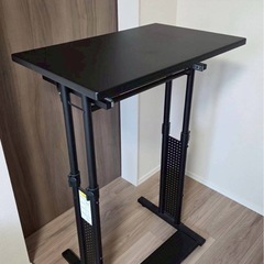 スタンディングデスクの画像