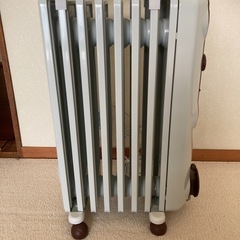 デロンギオイルヒーターJR0812-BRの画像