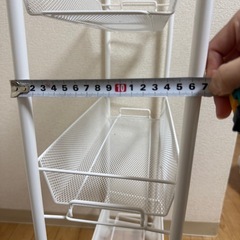 隙間　スチールラックの画像