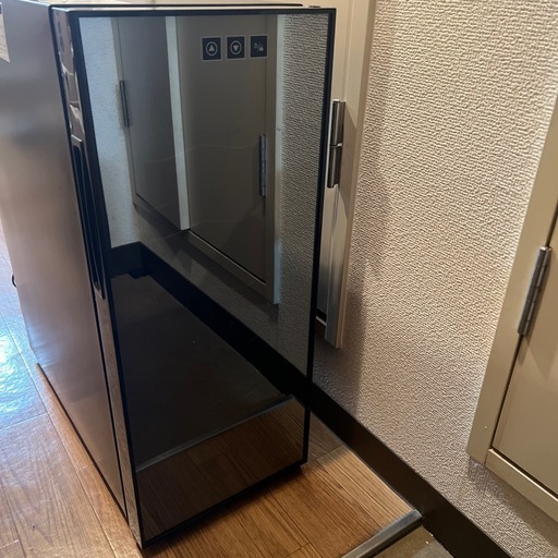 ワインセラー12本収納可能