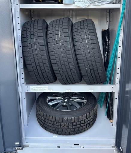 スタッドレス、スタッドレスタイヤ、16インチ、DUNLOP、プリウス、アクア、ノア、ボクシー