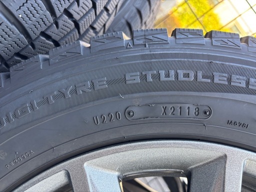 スタッドレス、スタッドレスタイヤ、16インチ、DUNLOP、プリウス、アクア、ノア、ボクシー