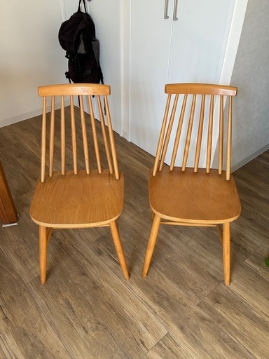 木製の椅子（5千円×2脚）