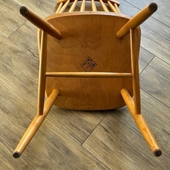 木製の椅子（5千円×2脚）の画像