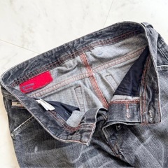  DIESEL ディーゼル デニムパンツ 28インチ 濃紺 赤ステッチ ヒゲ加工  ヴィンテージ加工の画像
