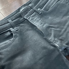 UNIQLO スキニーパンツの画像
