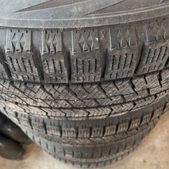 スタッドレスタイヤの画像
