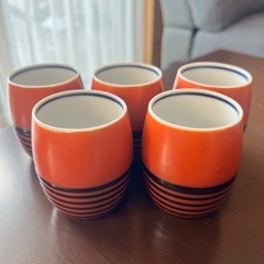 湯呑み（赤×黒ボーダー）5個セットの画像