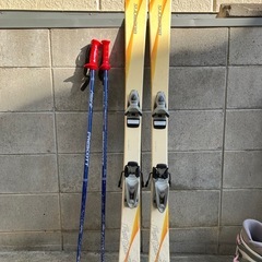 スキー板、ストックセット　女性用の画像