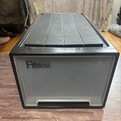 衣装ケース4個の画像