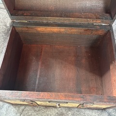 地図柄の木製トランクBOXの画像