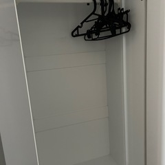 扉付きスッキリハンガーラック　タンス　収納　キャスター付きの画像