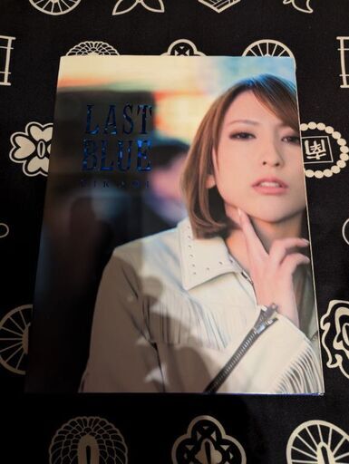 藍井エイル　CD・DVD・グッズ・サイン色紙 Amazon.co.jp: 藍井エイル 直筆サイン入りグッズ CD、色紙、ポスター