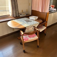 ソファー、ローテーブルの画像