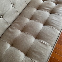 ニトリ　天然木フレームのコンパクトソファ 布張りタイプ　2人掛けの画像