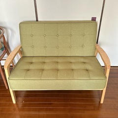 ニトリ　天然木フレームのコンパクトソファ 布張りタイプ　2人掛けの画像