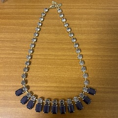 お洋服・パンツ・ネックレス・まとめ売り5点
の画像