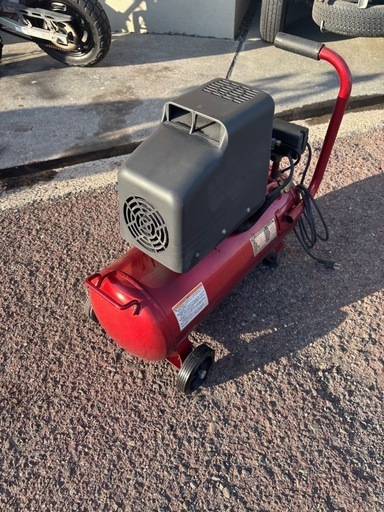 ★ 藤原産業 SR-102 PUMA エアーコンプレッサー 30L SK11 2022年モデル　動作確認済み