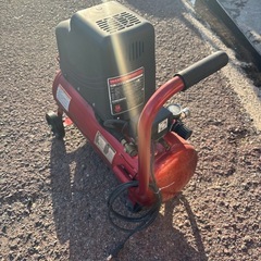 ★ 藤原産業 SR-102 PUMA エアーコンプレッサー 30L SK11 2022年モデル　動作確認済みの画像