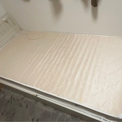 IKEA製・大容量収納付きベッド＋マットレスの画像