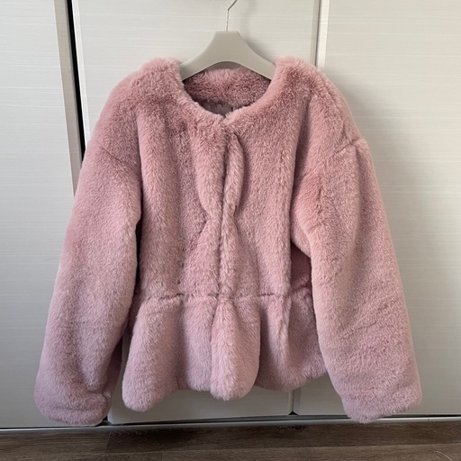 美品】Olu. フラッフィーフェイクファーコートペプラムピンク (ぽぽ
