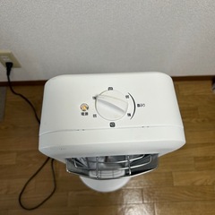 IRIS OHYAMA  遠赤外線ストーブ　電気ヒーター　電気ストーブ　IESB-S800の画像