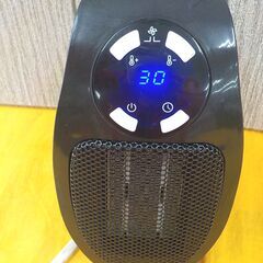 セラミックヒーター 壁掛け 小型 コンセント式 電気ファンヒーター ブラック 西岡店の画像