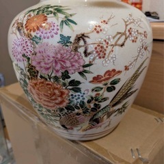 251. 未使用　九谷焼　花瓶　牡丹　清峰作の画像