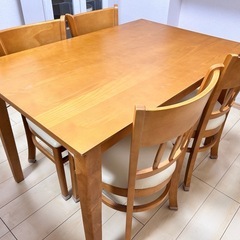 【1/24(土)午前・受取限定】ダイニングテーブルとイス4脚の画像