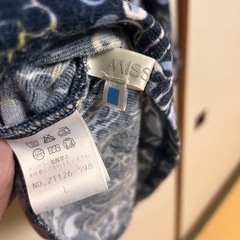 【最終お値下げ】MISSEL 長袖カットソー　 花柄　色鮮やか　花柄 長袖 ネイビー カットソーの画像